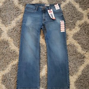 NWT Wrangler brand size 32x30 jeans